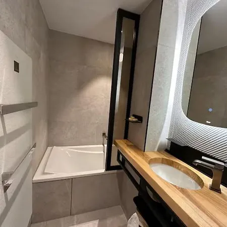 Solski, Luxe, Jacuzzi, Piscine, Sauna, Cinema Avec Majordome シャレー
