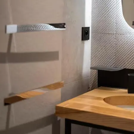 シャレー Solski, Luxe, Jacuzzi, Piscine, Sauna, Cinema Avec Majordome *